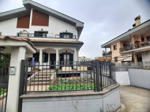 casa indipendente in vendita a Roma in zona Ponte di Nona
