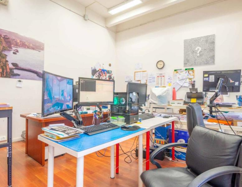 negozio in vendita a Roma in zona Appio Latino