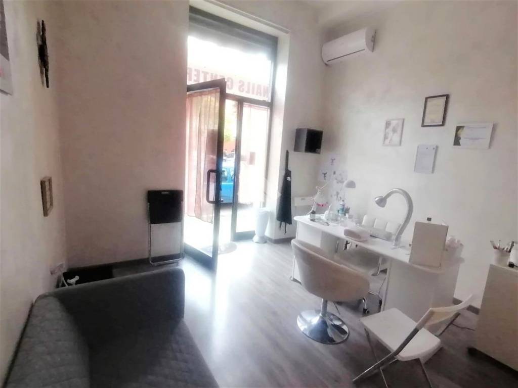 negozio in vendita a Roma in zona Prenestino-Centocelle