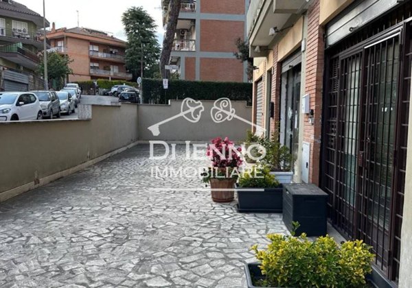 negozio in vendita a Roma in zona Rione Borgo