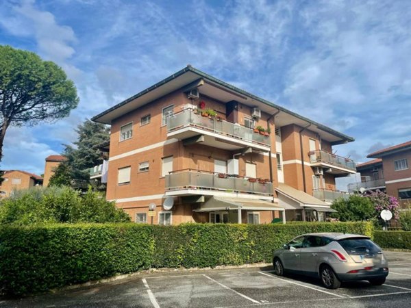 appartamento in vendita a Roma in zona Casal Morena