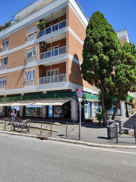 appartamento in vendita a Roma in zona Ardeatino