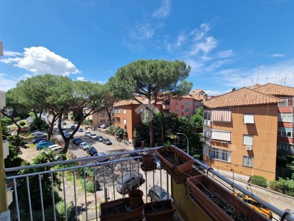appartamento in vendita a Roma in zona Appio Claudio