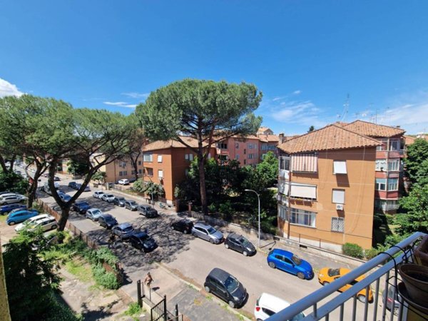 appartamento in vendita a Roma in zona Appio Claudio