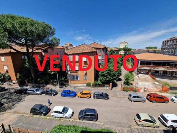 appartamento in vendita a Roma in zona Appio Claudio