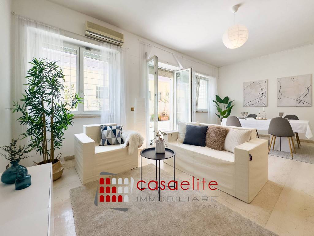 appartamento in vendita a Roma in zona EUR