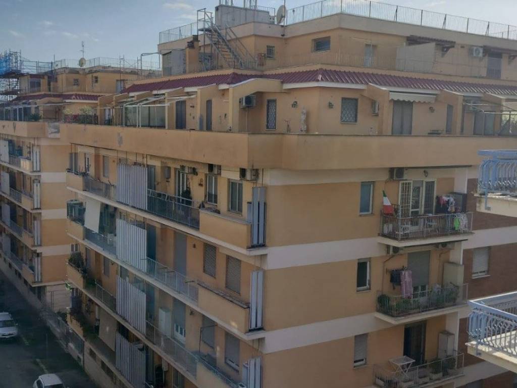 appartamento in vendita a Roma in zona Ostia