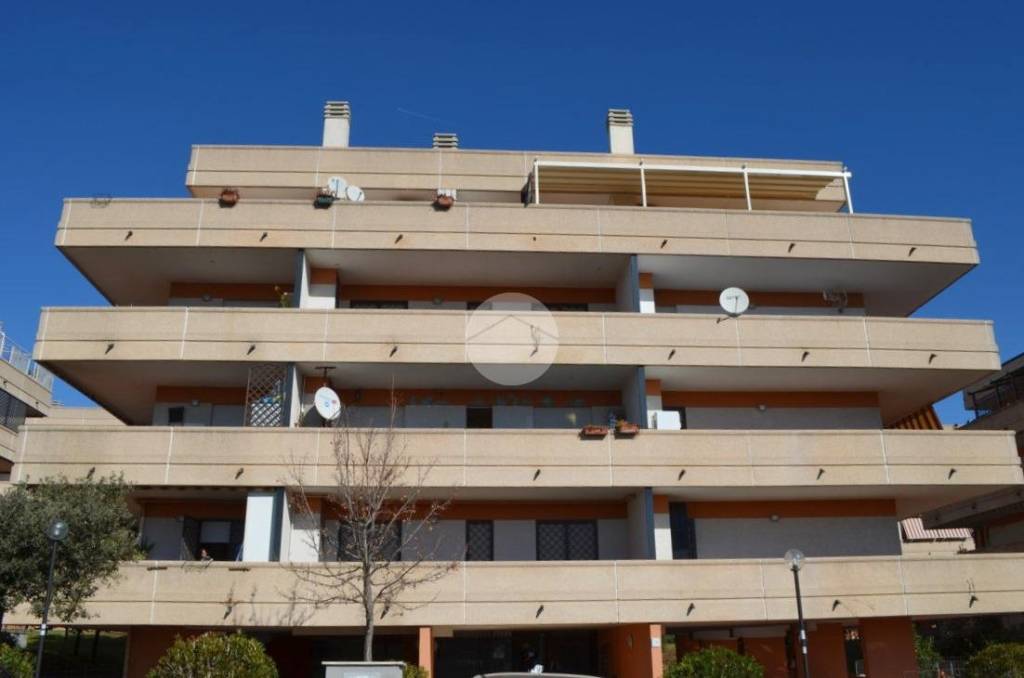 appartamento in vendita a Roma in zona Ponte di Nona