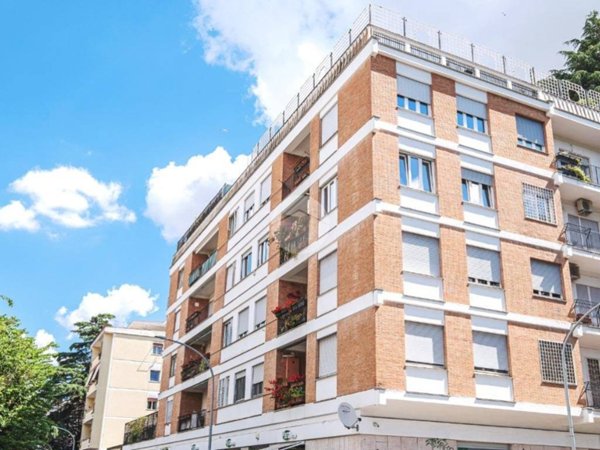 appartamento in vendita a Roma in zona EUR