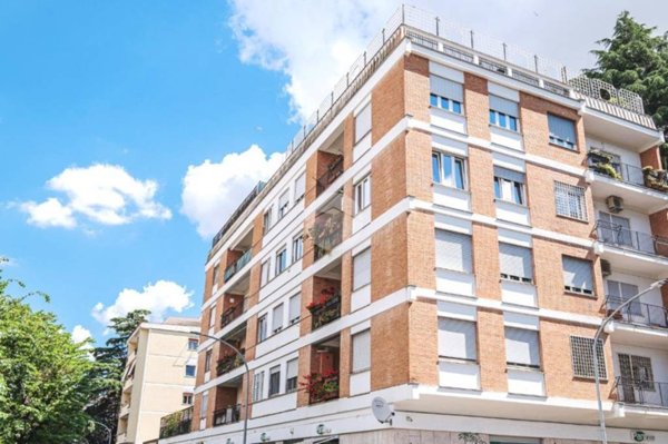 appartamento in vendita a Roma in zona EUR