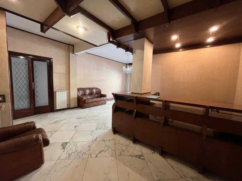appartamento in vendita a Roma in zona Appio Latino