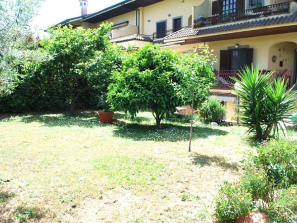 casa indipendente in vendita a Roma in zona Axa