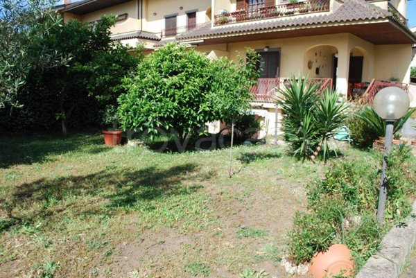 casa indipendente in vendita a Roma in zona Axa