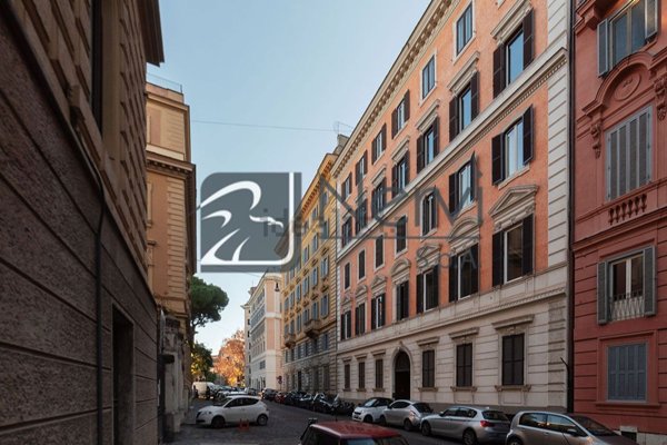 appartamento in vendita a Roma in zona Campo Marzio