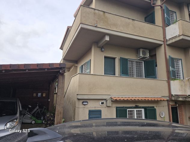 casa indipendente in vendita a Roma in zona Axa