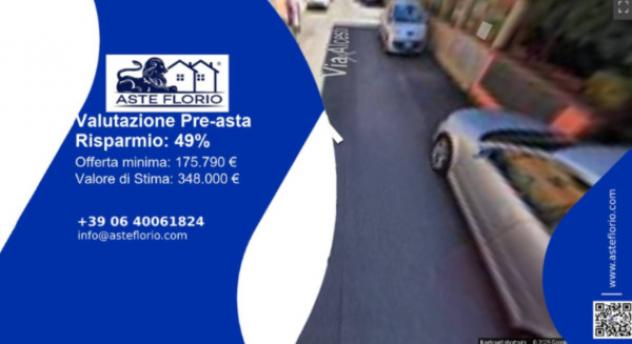 locale commerciale in vendita a Roma in zona Torre Angela