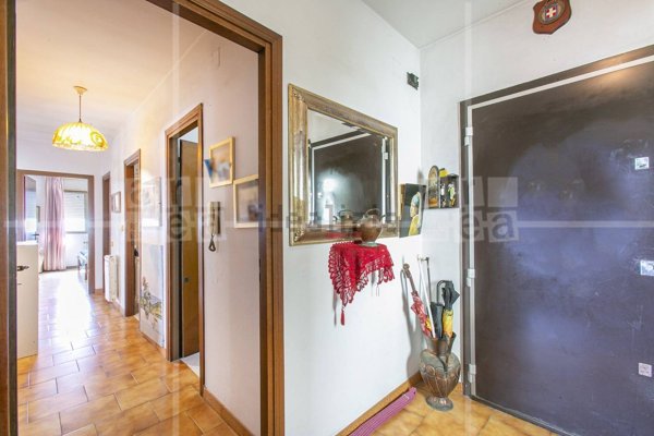 appartamento in vendita a Roma in zona Ardeatino