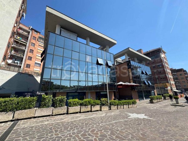 ufficio in vendita a Roma in zona Tuscolano