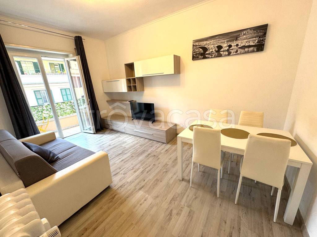 appartamento in vendita a Roma in zona Tuscolano