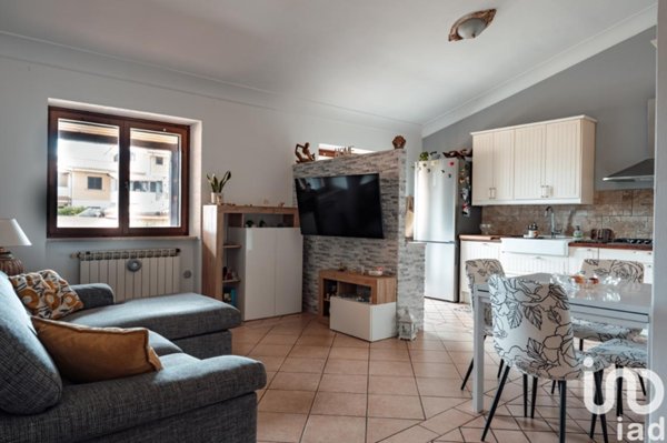 appartamento in vendita a Roma in zona Castel di Leva