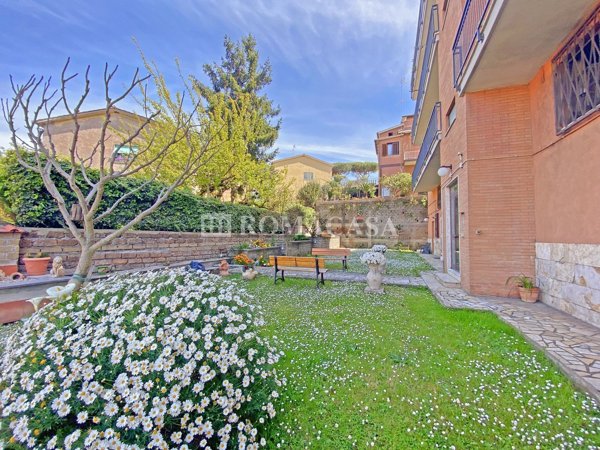 appartamento in vendita a Roma in zona Acilia