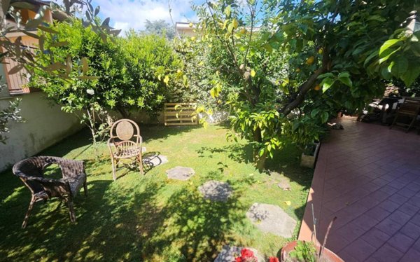 casa indipendente in vendita a Roma in zona Vitinia