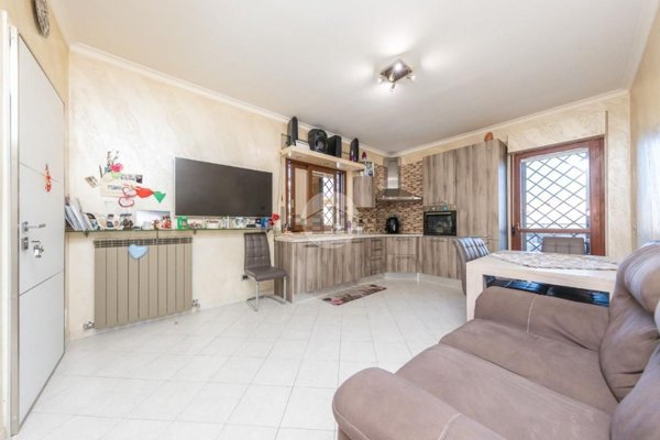 appartamento in vendita a Roma in zona Castelverde
