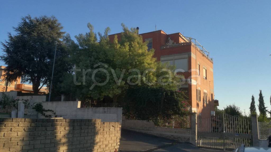 appartamento in vendita a Roma in zona Ponte Galeria