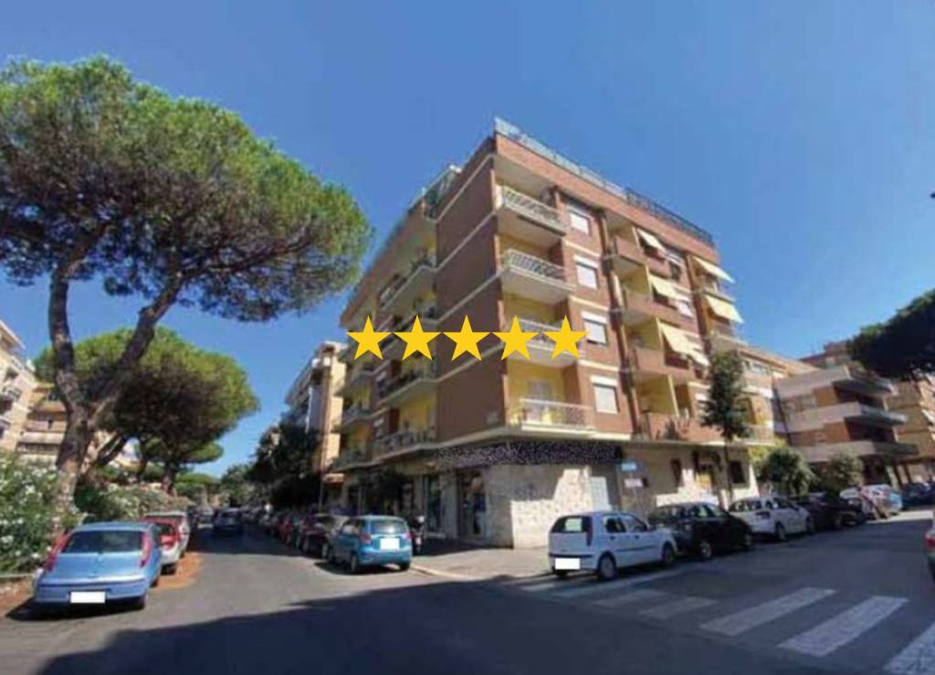 appartamento in vendita a Roma in zona Ostia