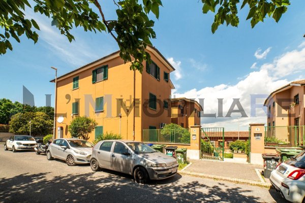 appartamento in vendita a Roma in zona Corviale
