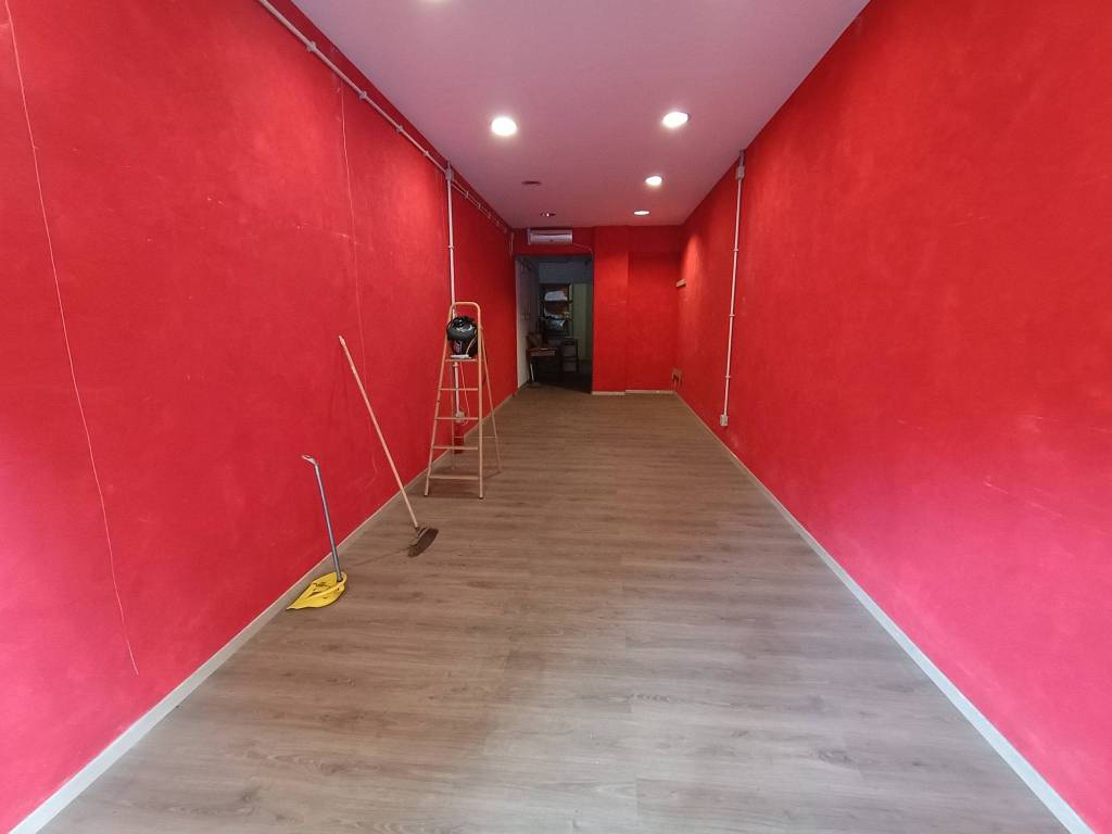 negozio in vendita a Roma in zona Prenestino-Labicano