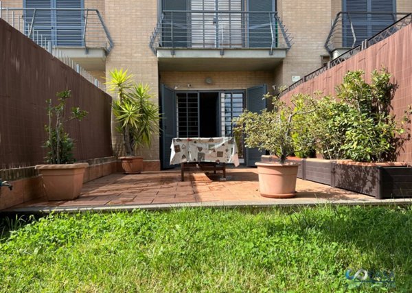 casa indipendente in vendita a Roma in zona Tuscolano