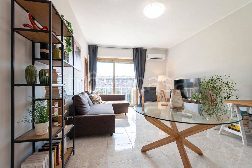 appartamento in vendita a Roma in zona Appio Claudio