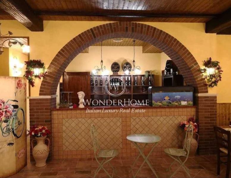 locale commerciale in vendita a Roma in zona Aurelio