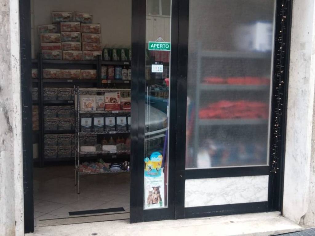 negozio in vendita a Roma in zona Gianicolense