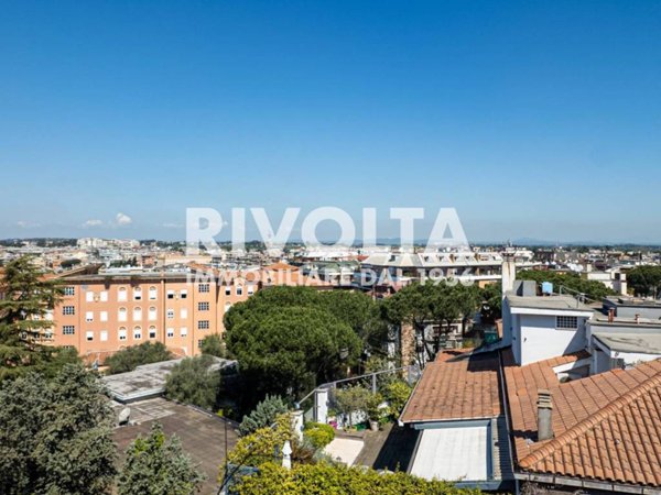 appartamento in vendita a Roma in zona Tor di Quinto