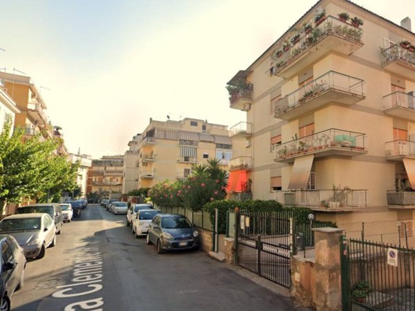locale commerciale in vendita a Roma in zona Primavalle