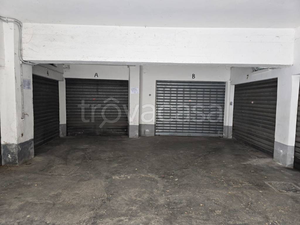 locale commerciale in vendita a Roma in zona Torrevecchia