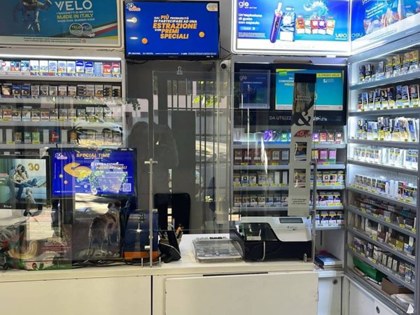negozio in vendita a Roma in zona Spinaceto