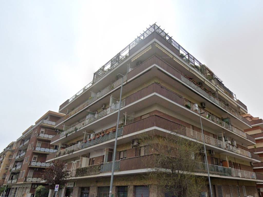 appartamento in vendita a Roma in zona Ostia Antica