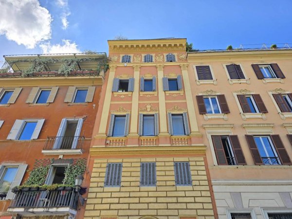 appartamento in vendita a Roma in zona Rione Monti/Campitelli