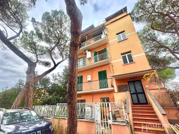 appartamento in vendita a Roma in zona Tor Bella Monaca