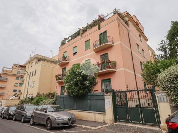 appartamento in vendita a Roma in zona Gianicolense
