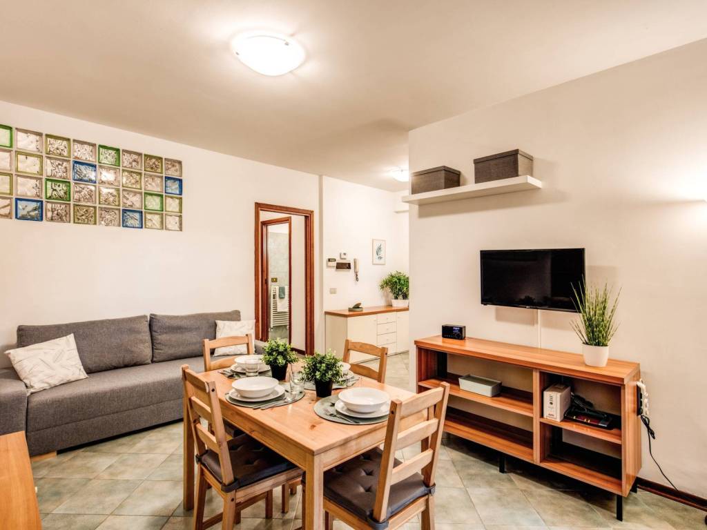 casa indipendente in vendita a Roma in zona Acilia