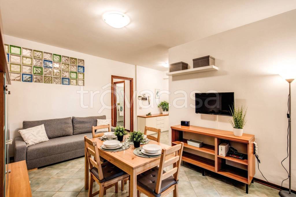 casa indipendente in vendita a Roma in zona Acilia