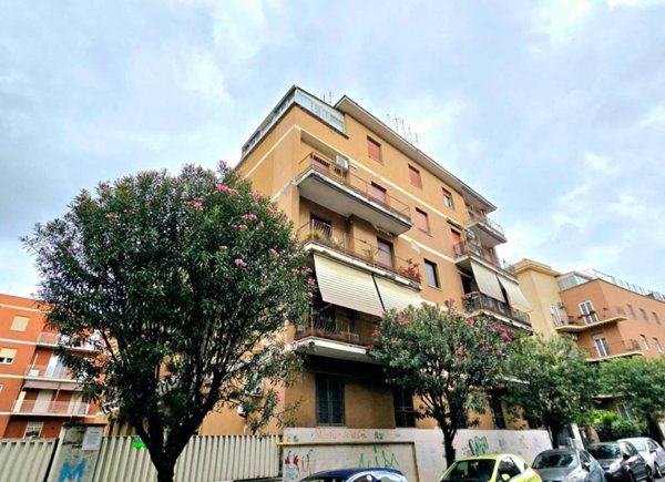 appartamento in vendita a Roma in zona Portuense