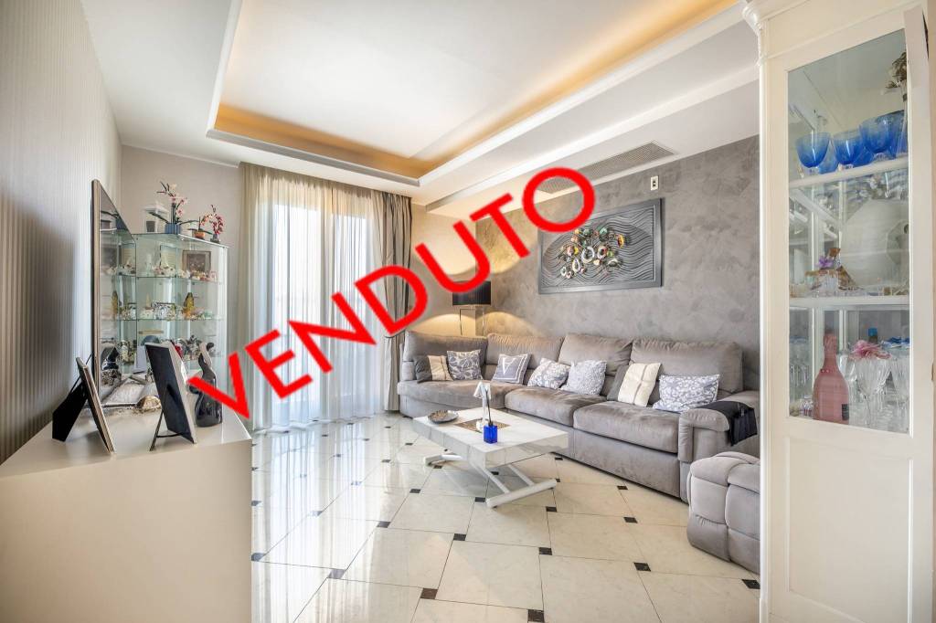 appartamento in vendita a Roma in zona Tuscolano
