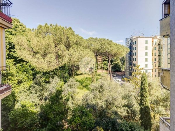 appartamento in vendita a Roma in zona Ostiense