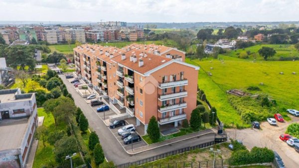 appartamento in vendita a Roma in zona Corviale