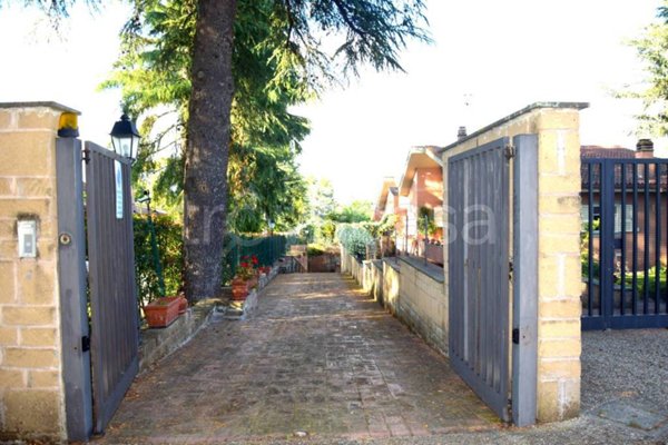 casa indipendente in vendita a Roma in zona Pantan Monastero
